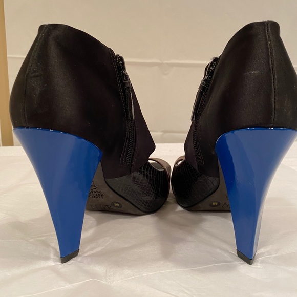 BCBG 3 toned heels New! 🥰 - Picture 2 of 9